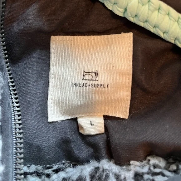 Thread + Supply Teddy Bear Half Zip, Size Large - Picture 3 of 4